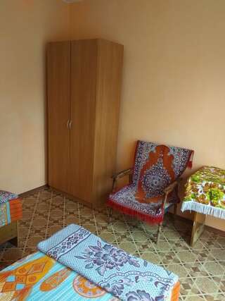 Гостевой дом RAiSA Гагра Бюджетный двухместный номер с 2 отдельными кроватями-2