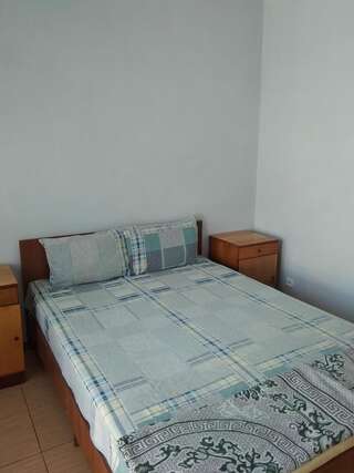 Гостевой дом RAiSA Гагра Бюджетный двухместный номер с 2 отдельными кроватями-5